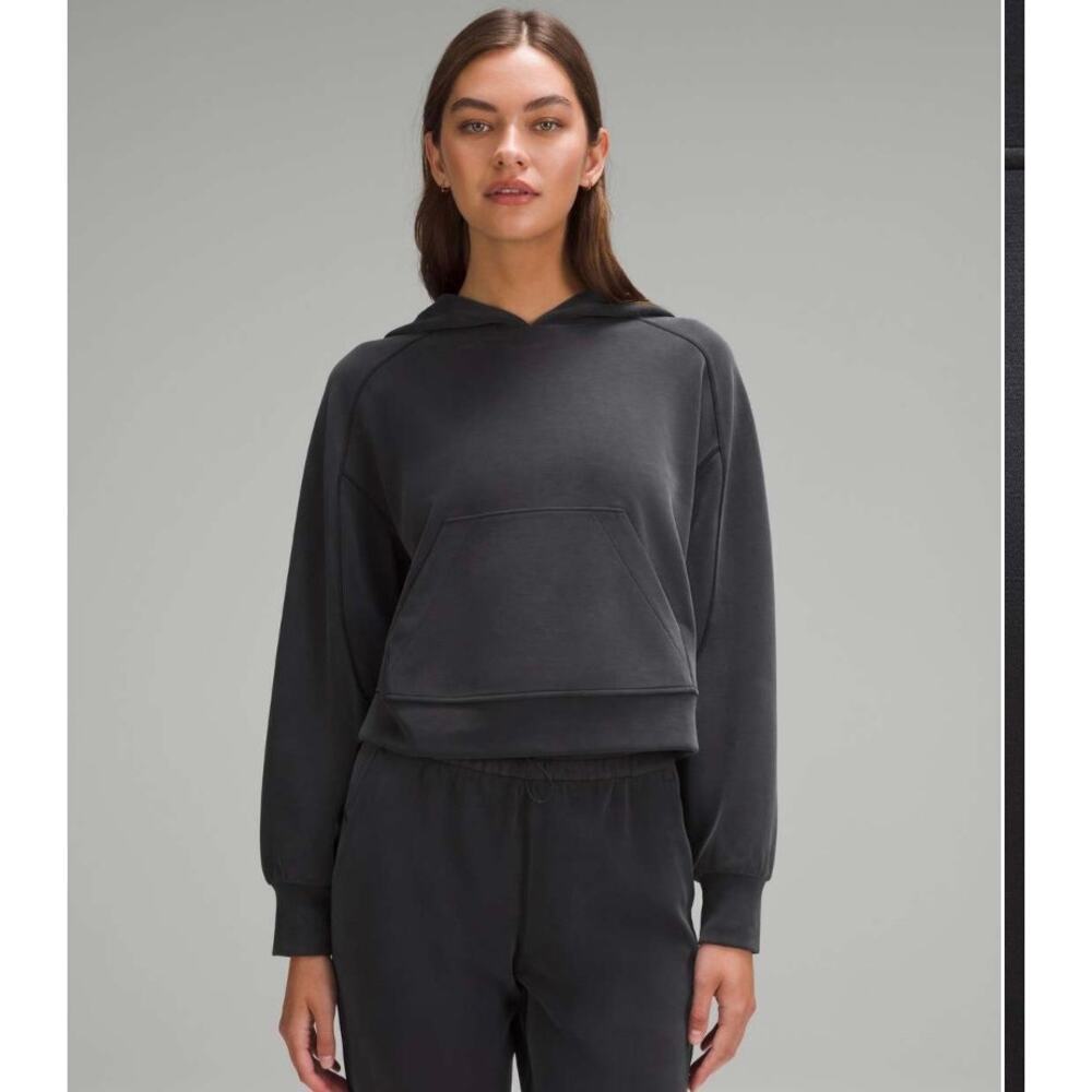 Lululemon Softstreme Hoodie
Black 6 W3HMVS